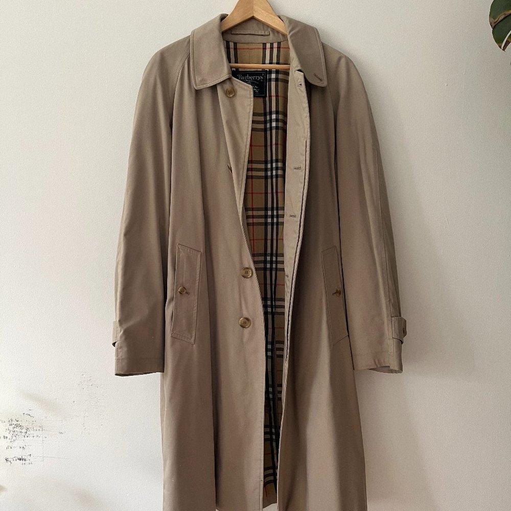 Tan Burberry Trench Coat 46 Short